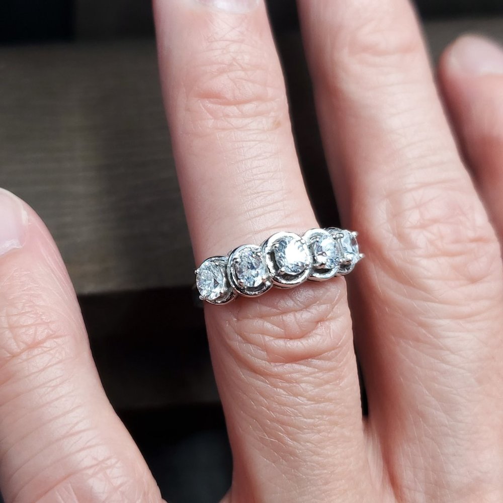 Size 6.25 Sterling Silver Five Brilliant Cubic Zirconia Ring - Picture 4 of 9